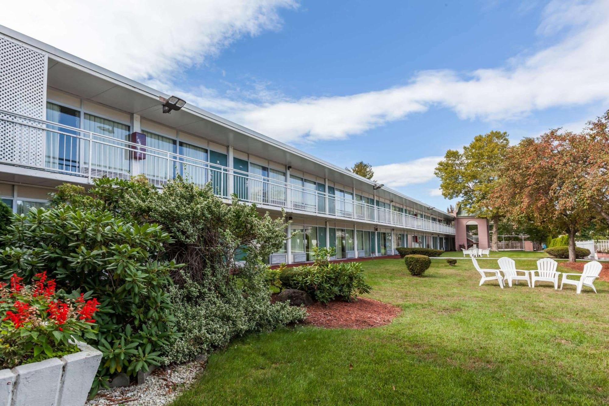 Howard Johnson By Wyndham Albany Exterior foto